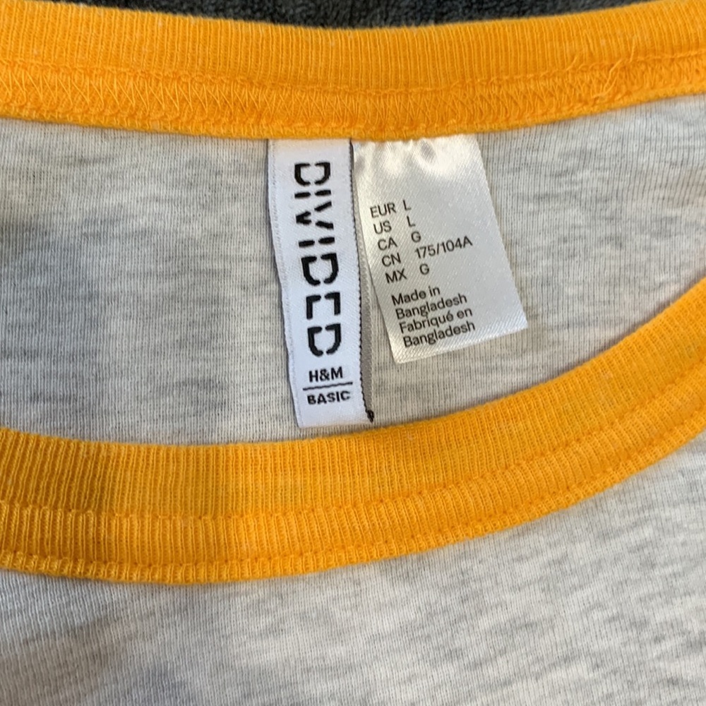 H&M Basics Tee - Picture 2 of 4